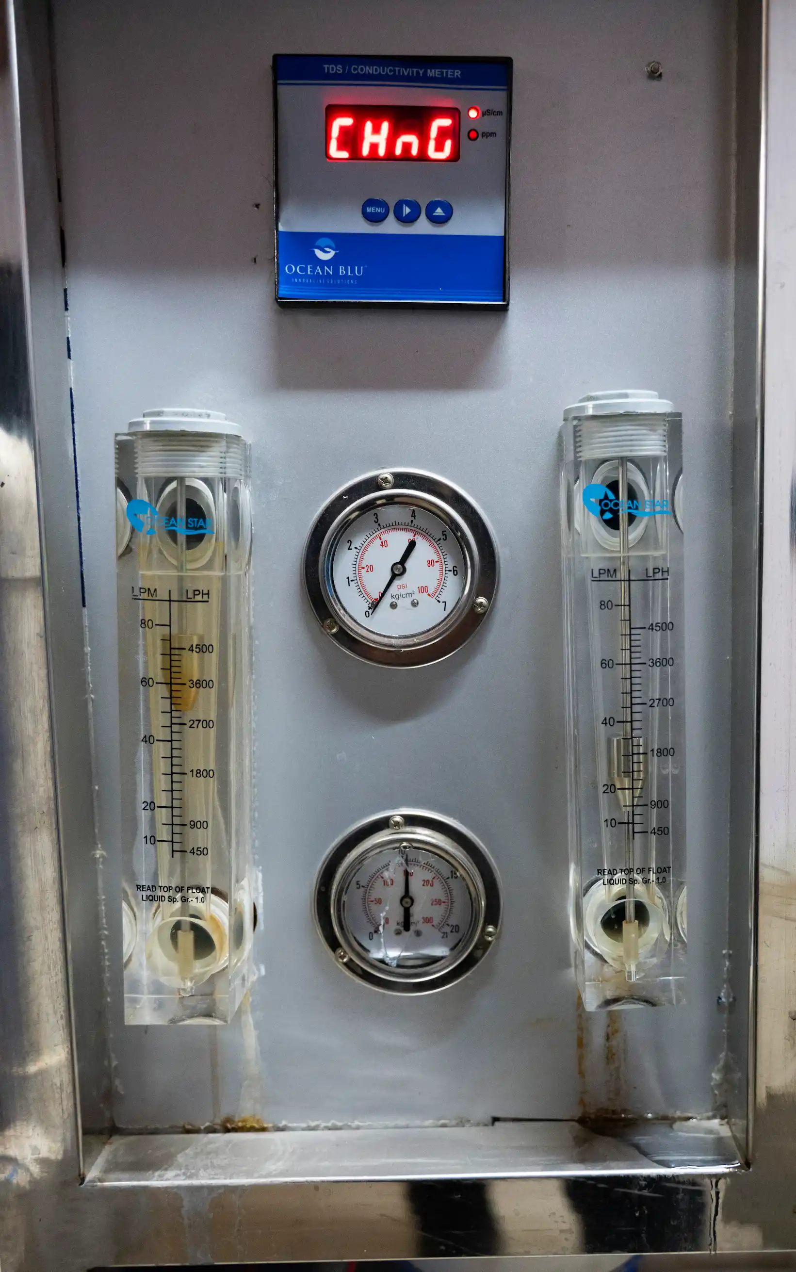 Membrane vessel separating product water from rejected water